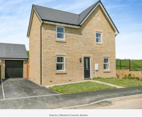 The Neal's 4 Bedroom House in Buxton Sleeps 8
